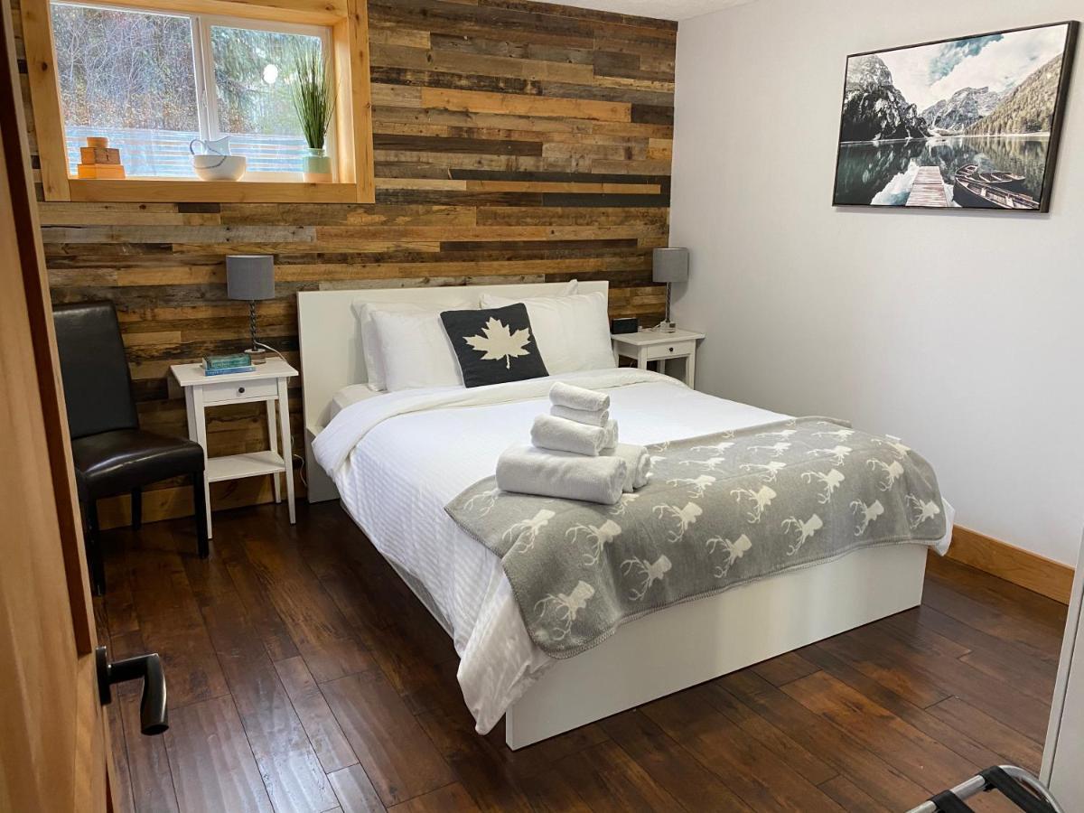 Journey'S End - 2 Bed 1 Bath Suite غولدن المظهر الخارجي الصورة
