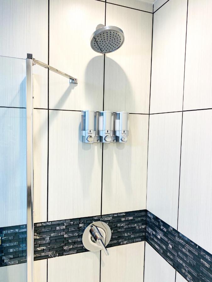 Journey'S End - 2 Bed 1 Bath Suite غولدن المظهر الخارجي الصورة